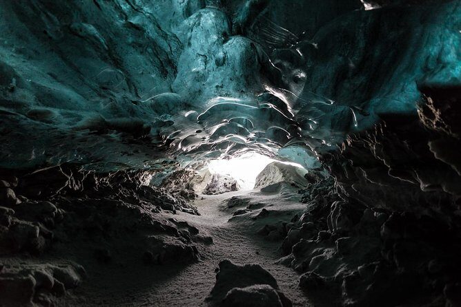 3-Day Golden Circle, Ice Cave and Glacier Lagoon Small-Group Tour - Jökulsárlón Glacier Lagoon and Diamond Beach: the ice color show