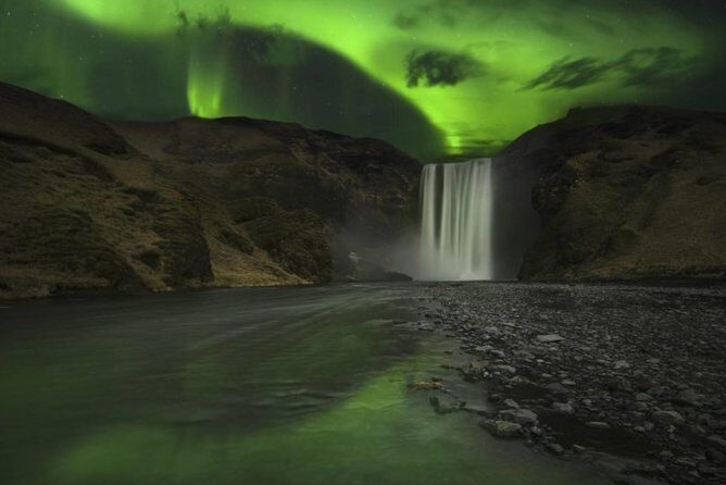 Chasing Aurora Borealis with Warmth and Treats in Premium Tour! - Reykjavik’s northern lights, but with less hassle and more comfort