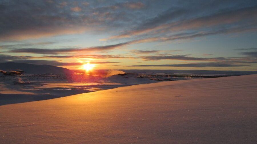 From Akureyri: Godafoss and Lake Myvatn - Grjótagjá Cave: Short Cave Time and Photo-Friendly Curiosity
