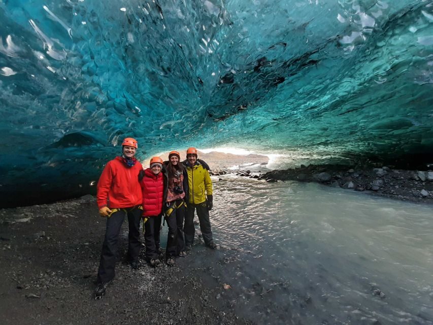 From Jökulsárlón: Crystal Blue Ice Cave Super Jeep Tour - Meeting up in the parking lot: how to avoid a shaky start