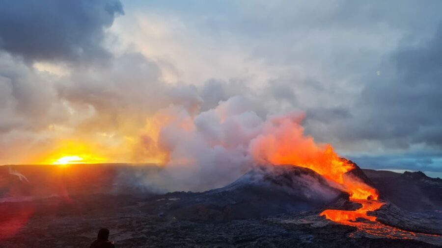 From Reykjavík: Fagradalsfjall Volcano Hike with Geologist - Your geologist guide: what you’ll learn on the walk