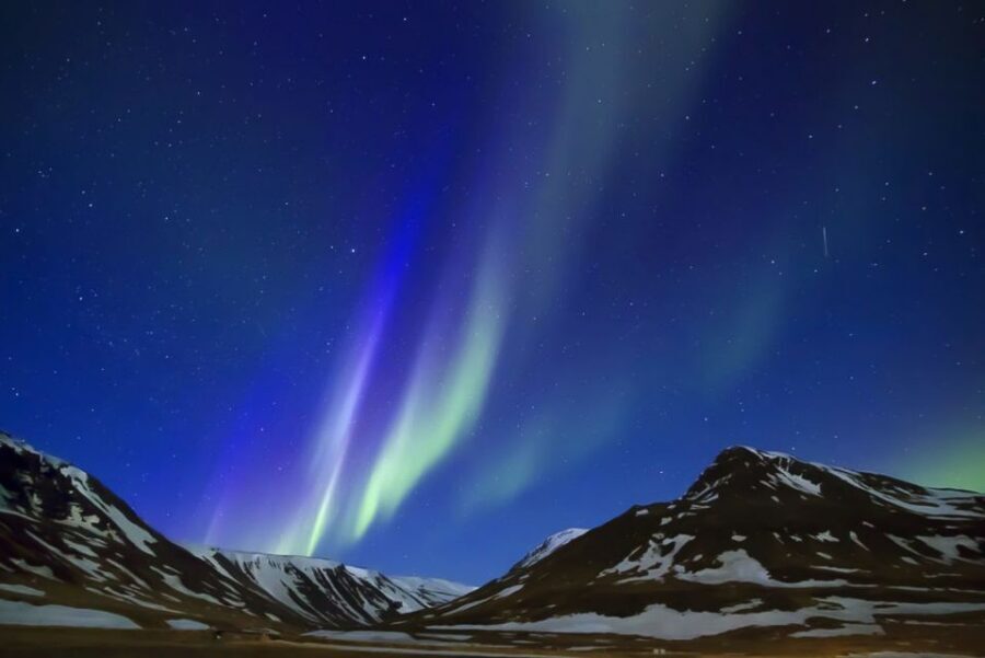 From Reykjavik: Golden Circle and Northern Lights Tour - Gullfoss Waterfall: 32 Meters of Glacial Power