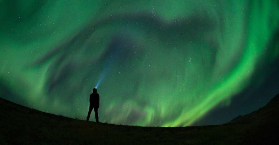 From Reykjavik: Golden Circle and Northern Lights Tour - Þingvellir National Park: The Rift Valley Walk and Viking-Referenced History