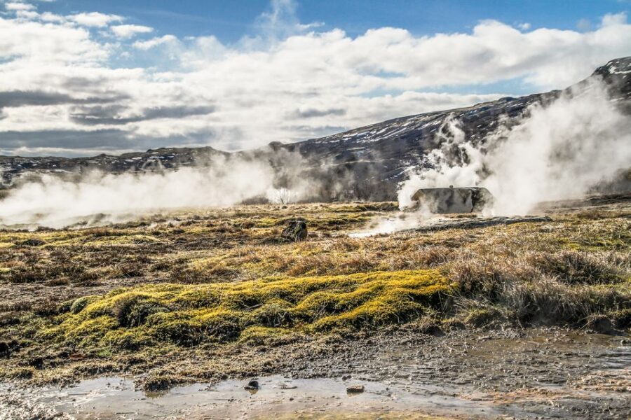 From Reykjavik: Golden Circle, Kerid, & Secret Lagoon Tour - Guides and the pacing that make or break the day
