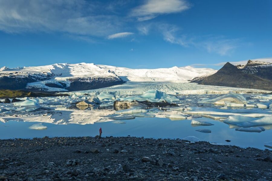 From Reykjavik: Jökulsárlón Glacier Lagoon and Diamond Beach - Why This 14–15 Hour Coach Day Can Be Worth It