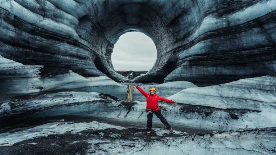 From Reykjavík: Katla Ice Cave and South Coast Tour - Seljalandsfoss: The walk behind the waterfall