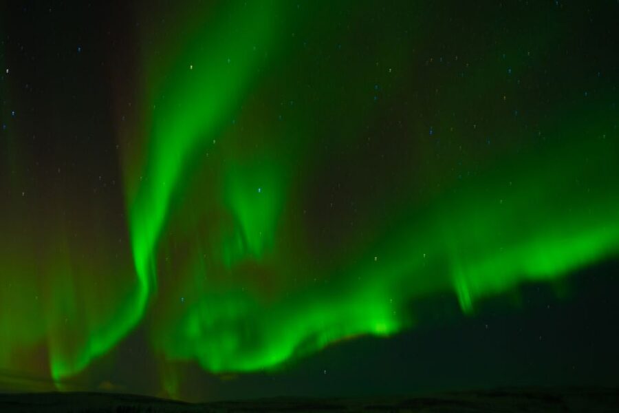 From Reykjavik: Northern Lights Guided Tour with Photos - Hot chocolate, blankets, and stargazing that doesn’t feel like punishment