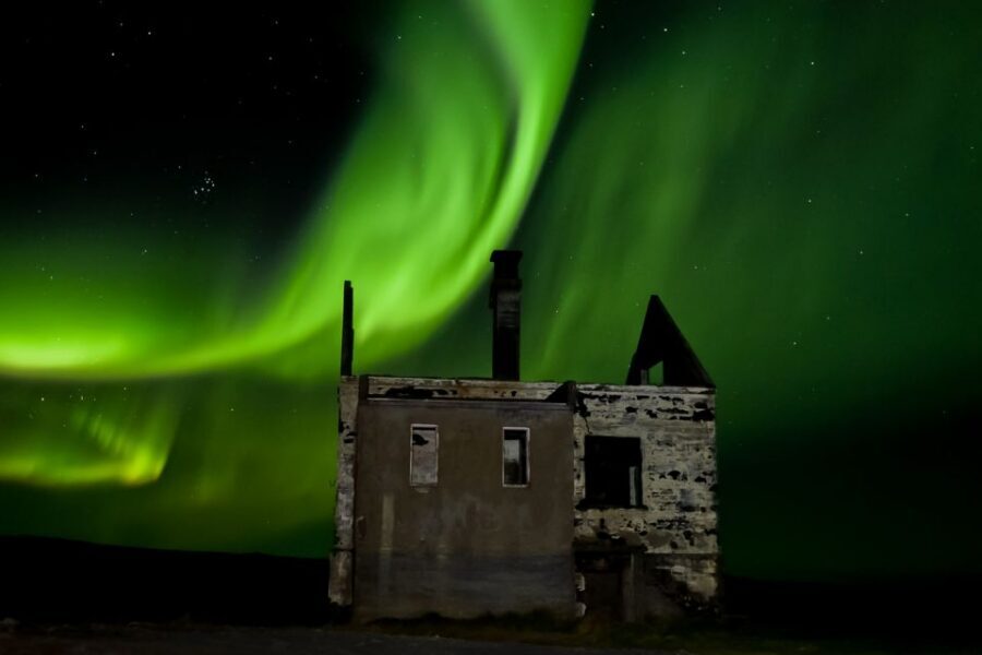 From Reykjavik: Northern Lights Tour with Hot Cocoa & Photos - Who This Tour Is Best For (and Who Should Skip It)