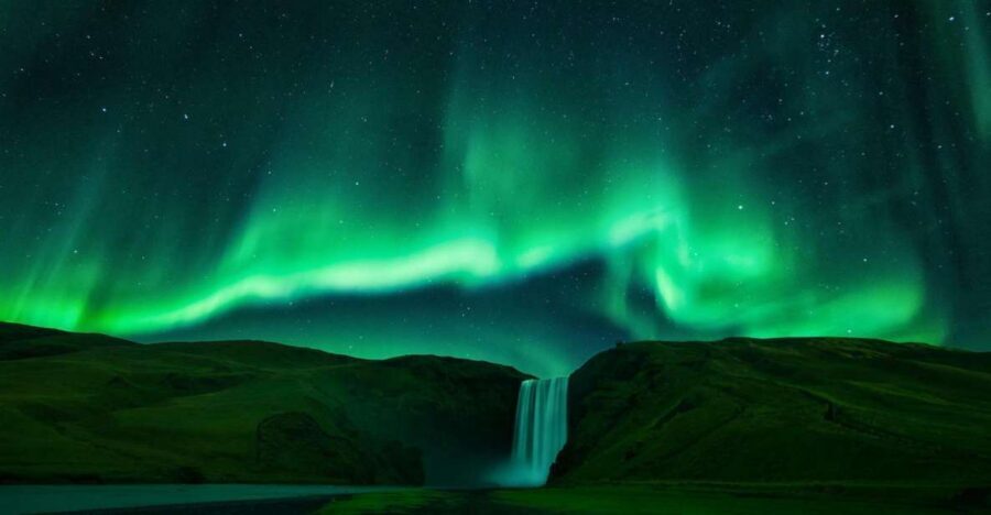 From Reykjavik: Northern Lights Tour with Lifetime Guarantee - What the Guide Actually Does (Beyond Pointing Up)