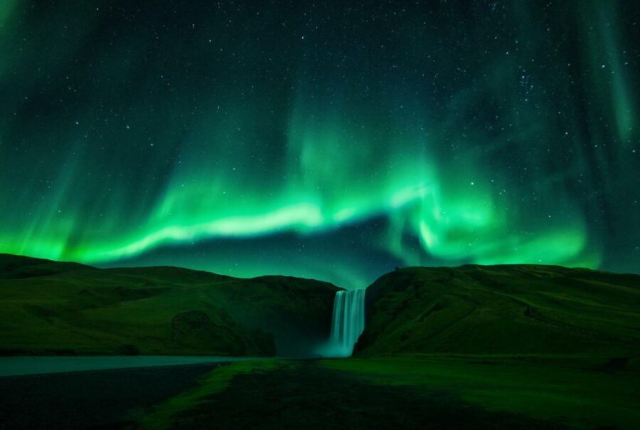 From Reykjavik: Northern Lights Tour with Lifetime Guarantee - The 3-Hour Rhythm: Buses, a “Secret” Viewing Stop, and a Fast Return