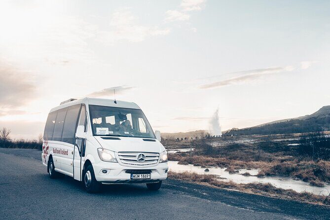 Golden Circle and Kerid Minibus Tour with Blue Lagoon Transfers - Comfort and guide style: what you can expect from the minibus day