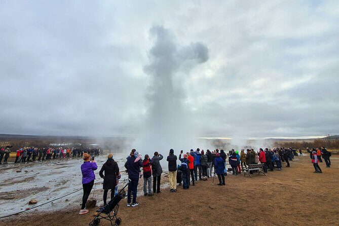 Golden Circle, Kerid Crater & Geothermal Lagoon -Small Group Tour - Thingvellir National Park and the Mid-Atlantic Ridge walk