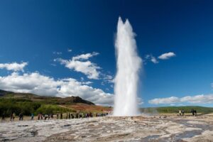Golden Circle, Kerid Crater & Geothermal Lagoon -Small Group Tour - Laugarvatn steam and baking rye bread underground