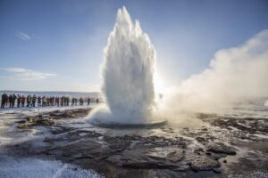 Golden Circle, Secret Lagoon & Kerið Small Group Tour - Pickup and timing from Reykjavík: plan for an early start