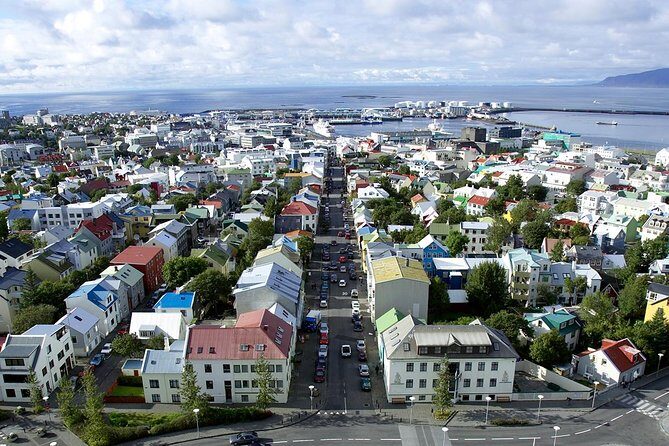 Iceland: Airport Transfers between Keflavík and Reykjavik Center - Inside the Bus: Wi‑Fi, USB Chargers, and the Real Comfort Check