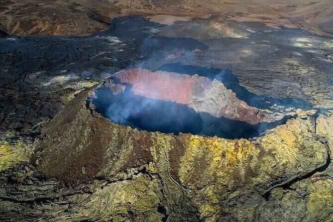 Iceland Volcanic Eruption Area Helicopter Tour from Reykjavík - Aerial Reykjavík and Faxaflói Bay: The City Meets the Ice