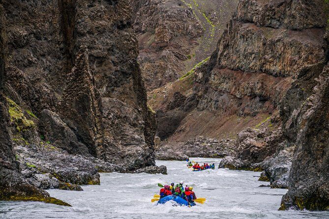 Iceland’s Top Grade 4 Rafting – Drysuit, Canyon & Adrenaline - Getting ready at Hafgrímsstaðir: drysuit comfort and the real safety briefing