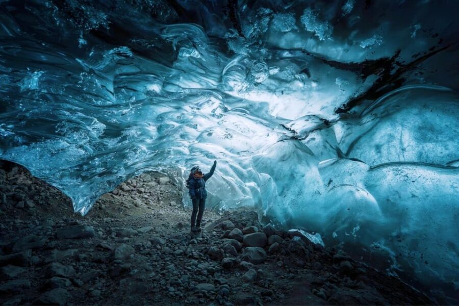 Jökulsárlón: The Original Ice Cave Tour on Vatnajökull - Where Vatnajökull Blue Ice Caves Start: Jökulsárlón Meeting Point