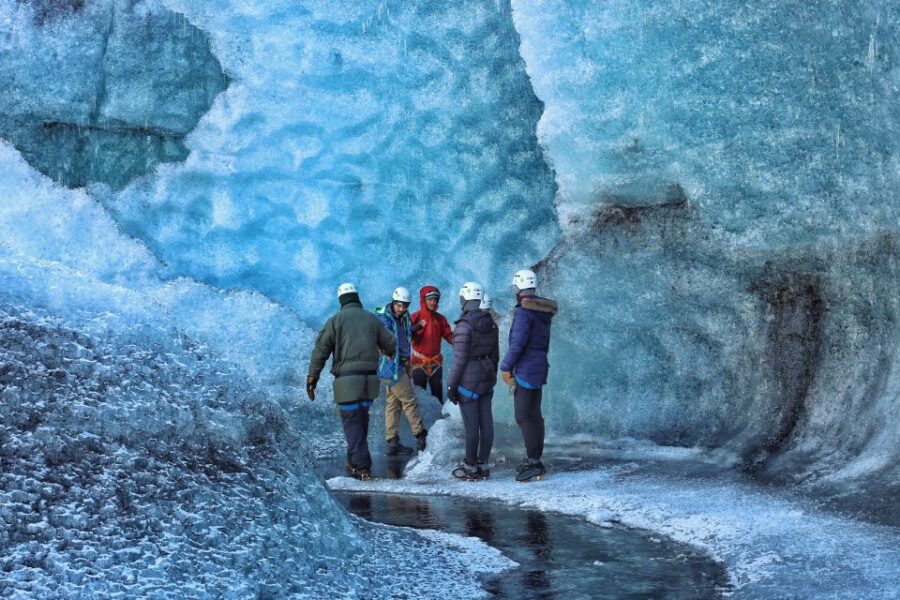 Jökulsárlón: Vatnajökull Glacier Guided Hiking Tour - On-ice gear-up: crampons, helmet, and harness in plain language
