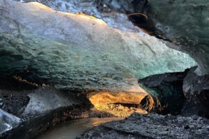 Natural Blue Ice Cave Tour of Vatnajökull Glacier from Jökulsárlón - Entering the natural blue ice cave: what you really see