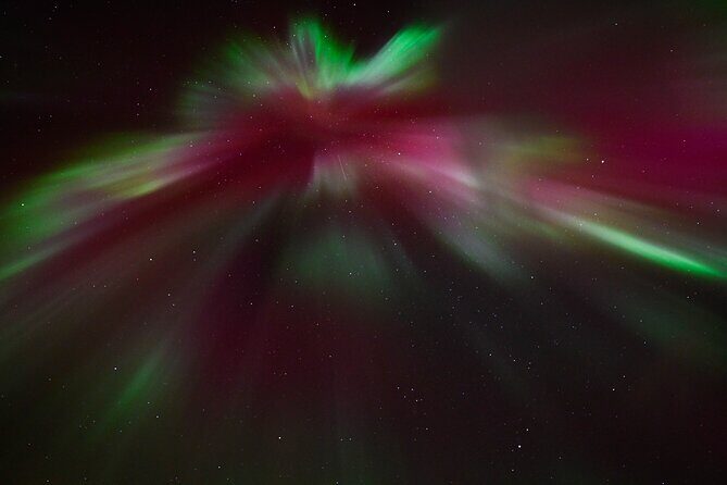 Northern Lights 4x4 Tour with Pastries and Cocoa from Reykjavik - Learning the Science and Legends While You Wait