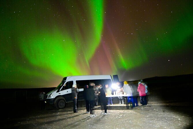 Northern Lights 4x4 Tour with Pastries and Cocoa from Reykjavik - Hot Chocolate and Icelandic Pastries: The Cozy Part That Actually Helps