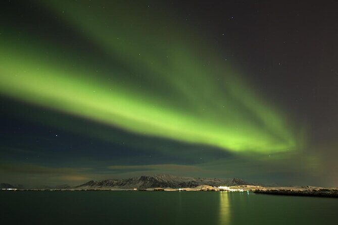 Northern Lights Bus Tour from Reykjavik with Hot Chocolate - Key Highlights