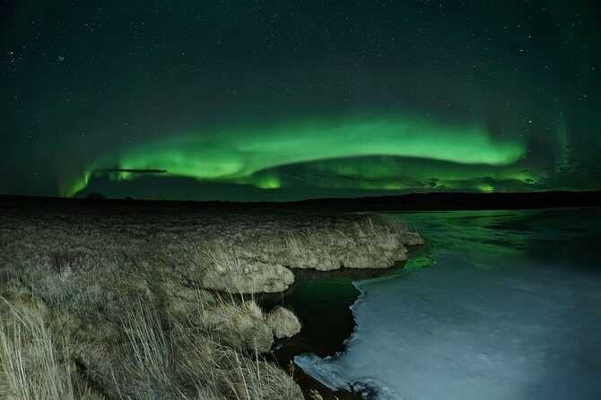 Northern lights hunting with plan G - Reykjavík Pickup and the Start Time: Turning 9:00 PM Into Real Watching Time