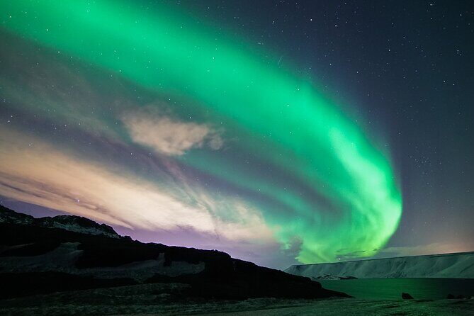 Northern Lights Minibus Tour with Hot Cocoa, Blankets & Photos - The Best Way to Book This Tour (And Not Get Burned)
