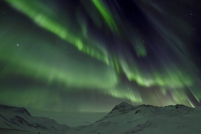 Northern Lights Photography from Akureyri - How the 3-hour Timing Affects Your Chances