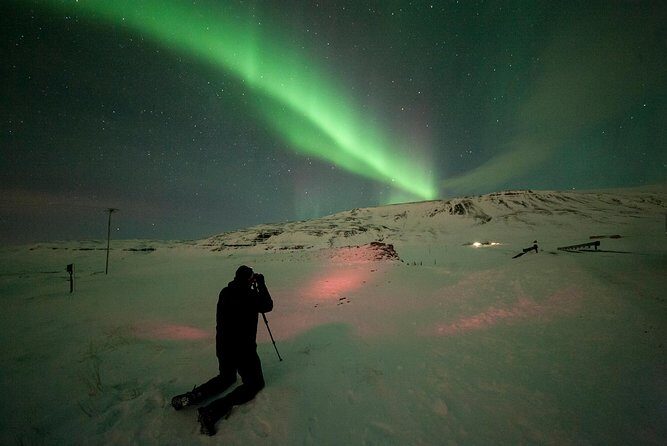 Northern Lights Small-Group Tour From Reykjavik with Hot Drink - Pickup, minibus comfort, and how the 4 hours plays out