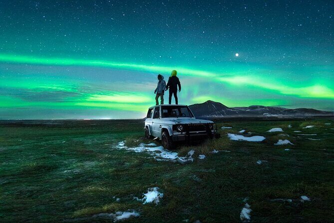 Northern Lights Small-Group Tour with Free Photos & Hot Chocolate - Quick hits worth knowing