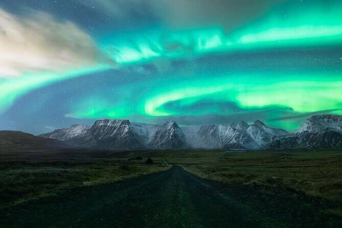 Northern Lights Small-Group Tour with Free Photos & Hot Chocolate - What you should expect from the aurora itself