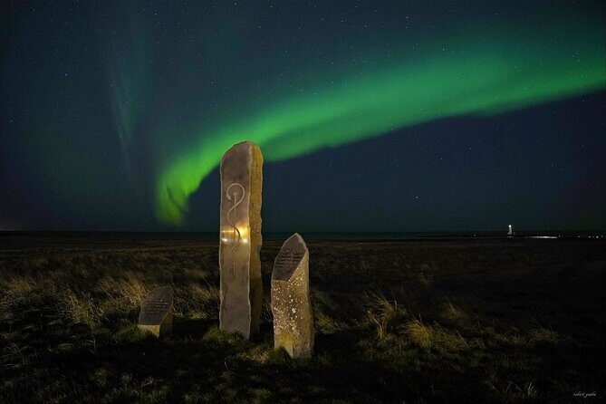 Northern Lights Small-Group Tour with Hot Chocolate & Photos - If the Aurora Doesn’t Show: Free Rebooking vs Refund Expectations