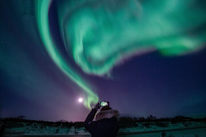 Northern Lights Small-Group Tour with Hot Chocolate & Photos - What to Pack: The Gear That Keeps You Happy at 1 a.m.