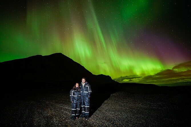 Northern Lights Tour with Photos, Snacks, Warm Snowsuits, Chairs - The Southern Region Stop: How the Guide Works the Forecast