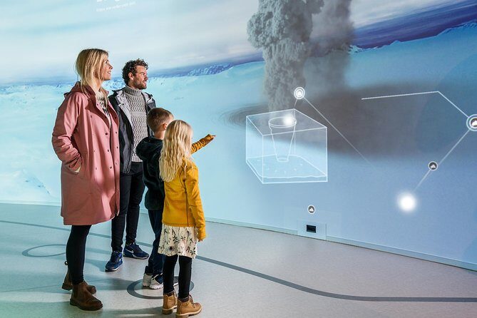 Perlan - Wonders of Iceland Experience - The 360° Observation Deck: Your View-Reward After Indoor Learning