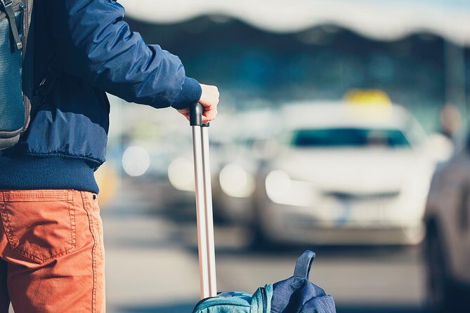 Private Keflavik Airport Transfer (One Way) - Meet-and-Greet Door Service in a Private, Climate-Controlled Ride