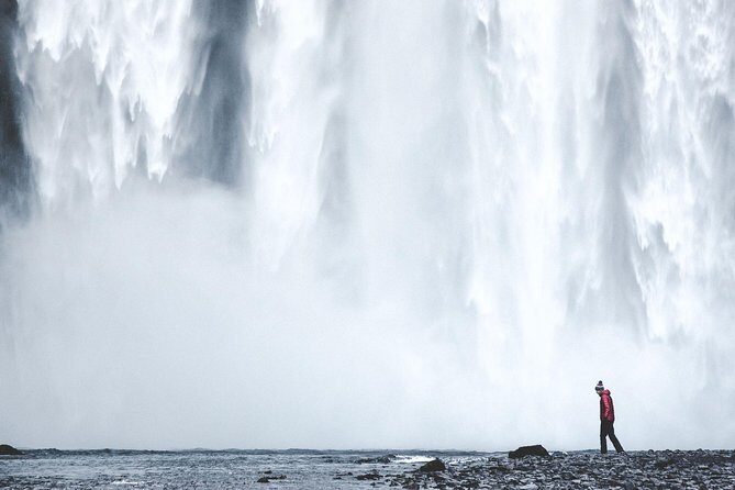 Private South Coast Fire and Ice: Glacier viewpoint & Lava Show - Skógafoss: how to enjoy Iceland’s waterfall classic with time to walk