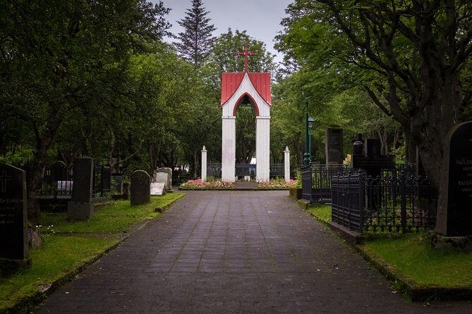 Reykjavik Folklore Walking Tour: Meet the Elves, Trolls & Ghosts of Iceland - Stop 4: Hólavallagarður and the Deacon of Dark River