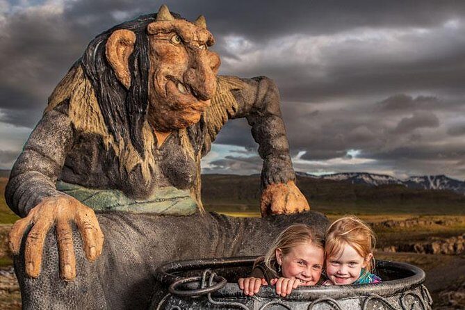 Reykjavik Folklore Walking Tour: Meet the Elves, Trolls & Ghosts of Iceland - Stop 7: Alþingishúsið and Icelandic Guardian Spirits
