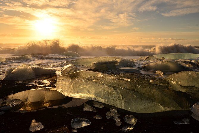 Reykjavik: Glacier Lagoon & Fjaðrárgjúfur Canyon Small-Group Tour - Price and What You’re Actually Buying for $242