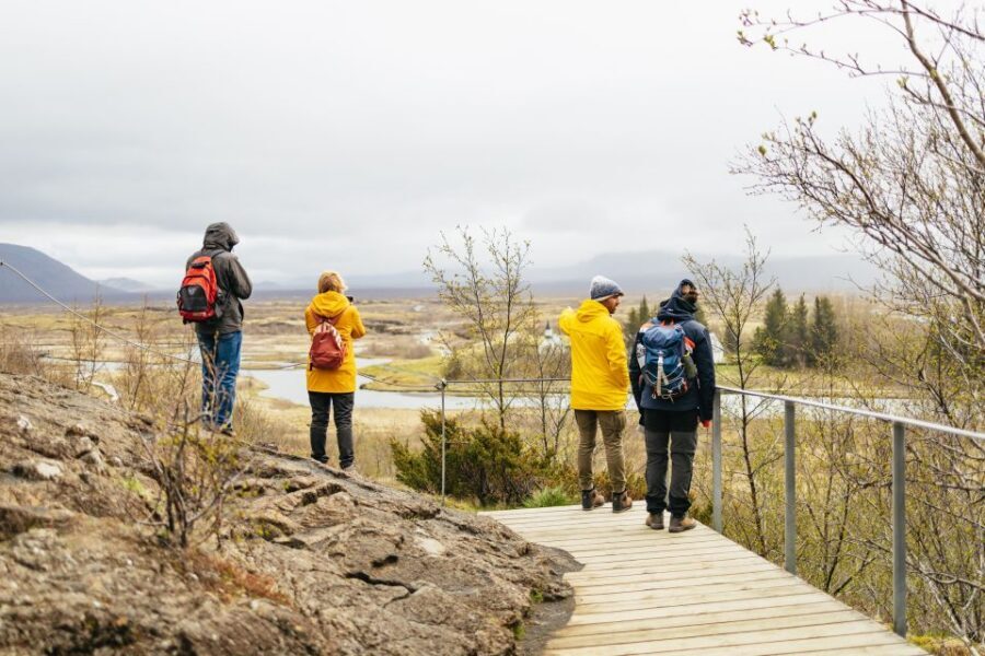 Reykjavik: Golden Circle, Crater & Blue Lagoon Minibus Tour - Kerið crater: short stop, big color payoff
