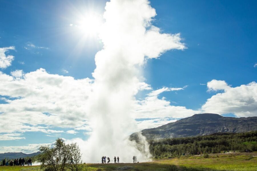 Reykjavik: Golden Circle Day Tour with optional Blue Lagoon - On the Bus: WiFi, Seat Tablets, USB Chargers, and Real Comfort