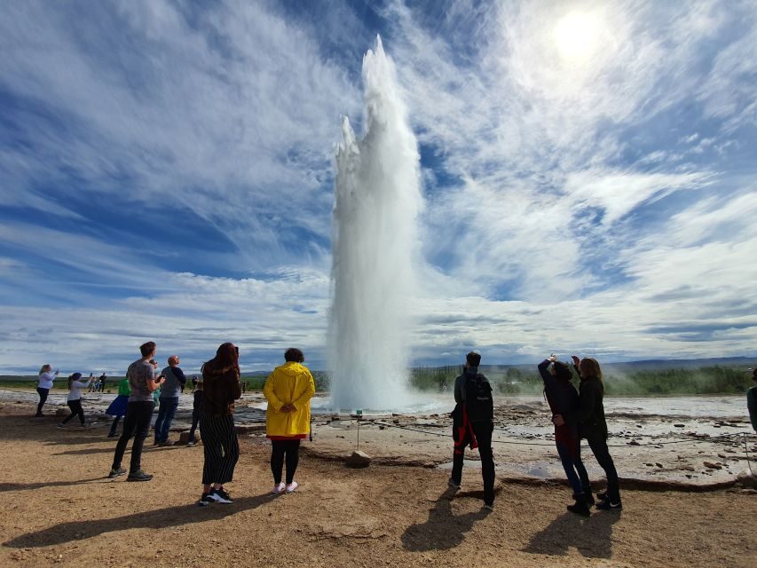 Reykjavik: Golden Circle, Kerid Crater and Sky Lagoon Tour - Þingvellir National Park: walking the Mid-Atlantic Ridge and seeing the Viking meeting place
