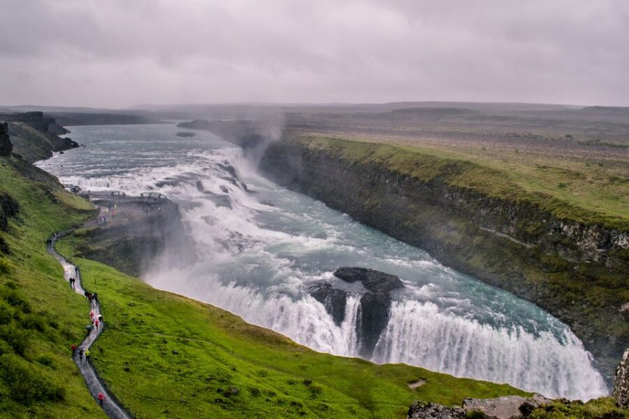 Reykjavik: Golden Circle, Tomato Farm and Kerið Crater Tour - Kerið crater: an easy, cinematic finale with included admission
