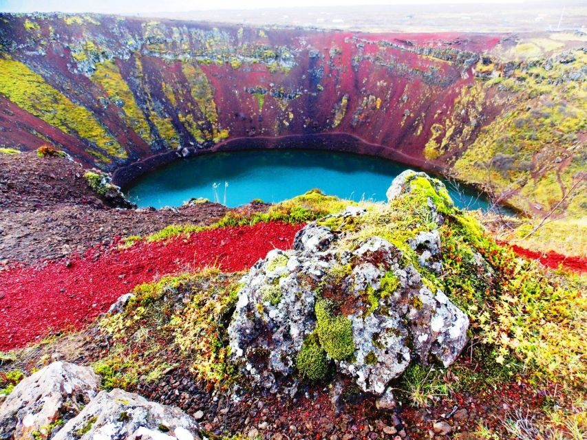 Reykjavik: Golden Circle, Tomato Farm and Kerið Crater Tour - Friðheimar tomato farm: lunch with Iceland flavor, not just sightseeing