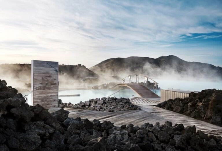 Reykjavik: Golden Circle Tour with Blue Lagoon Visit & Entry - Thingvellir National Park: Tectonic-Plate Moments Close to Reykjavik