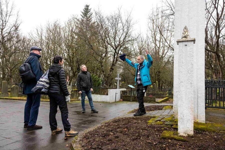 Reykjavik: Guided Folklore Walking Tour - Lake Tjörnin: aquatic monsters and the 13 Santas twist