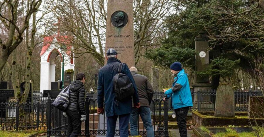 Reykjavik: Guided Folklore Walking Tour - Ingólfstorg Square and Ingólfur Square: where the city-center myths begin